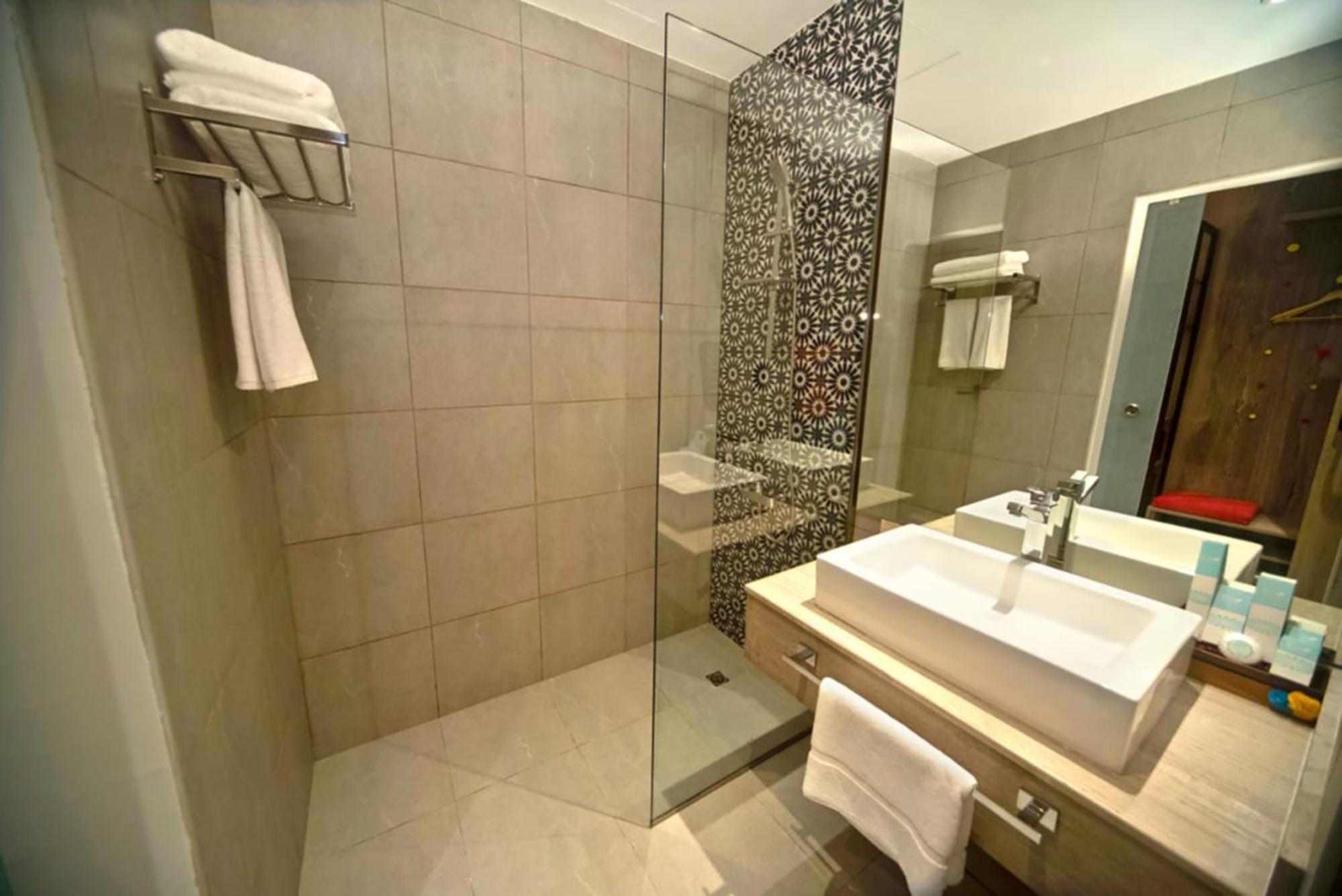 דובאי Kingsgate Canal Hotel By Millennium מראה חיצוני תמונה